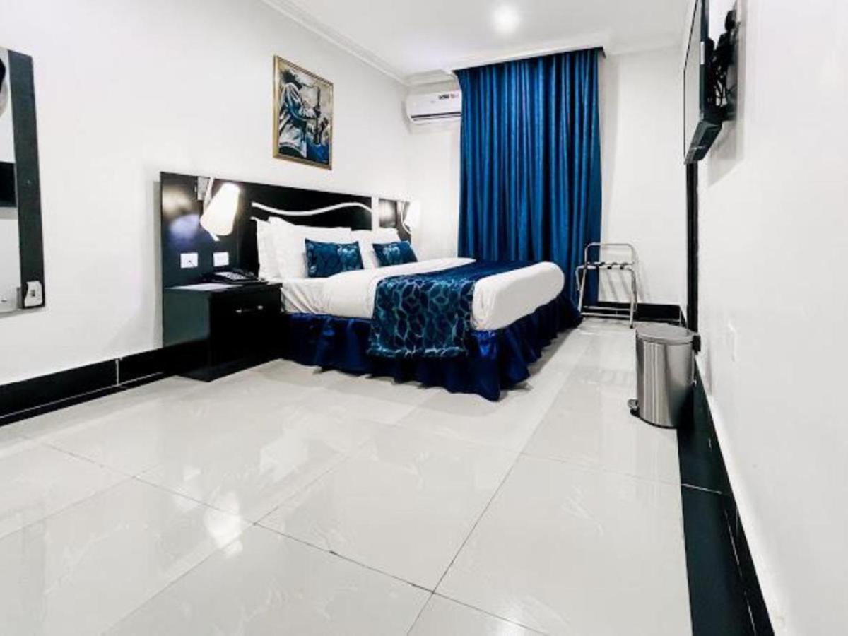 Pasadena Suites Lekki Esterno foto