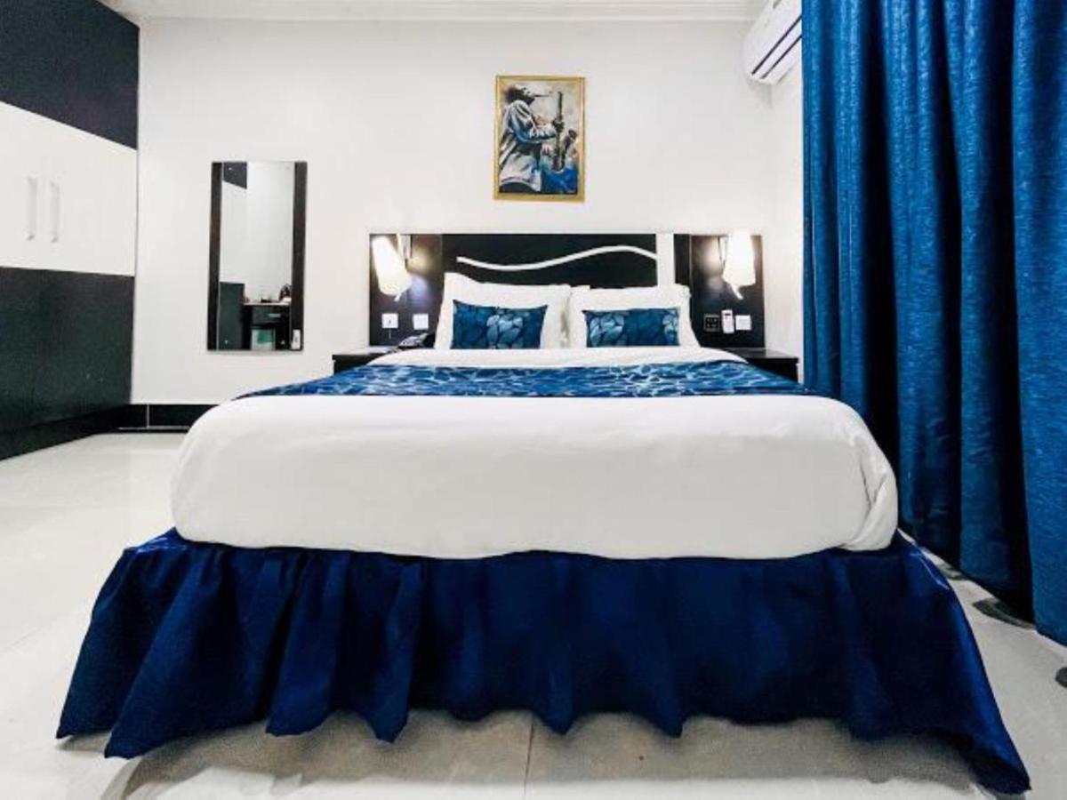 Pasadena Suites Lekki Esterno foto