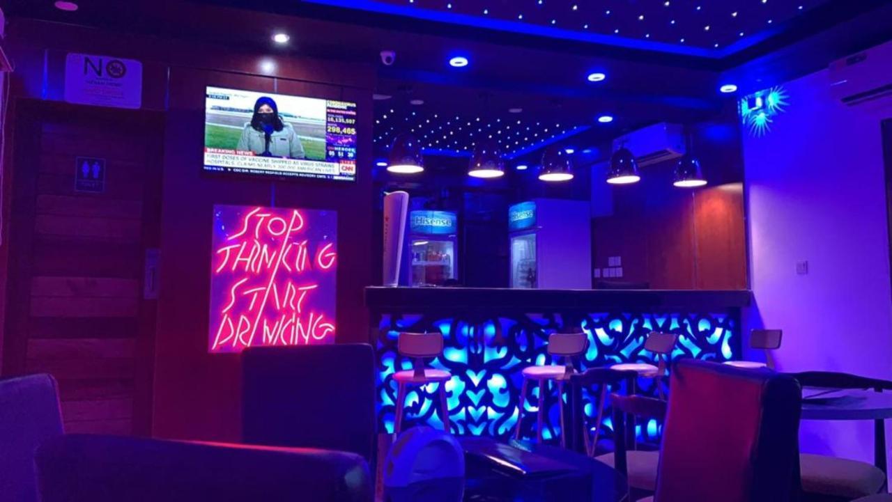 Pasadena Suites Lekki Esterno foto