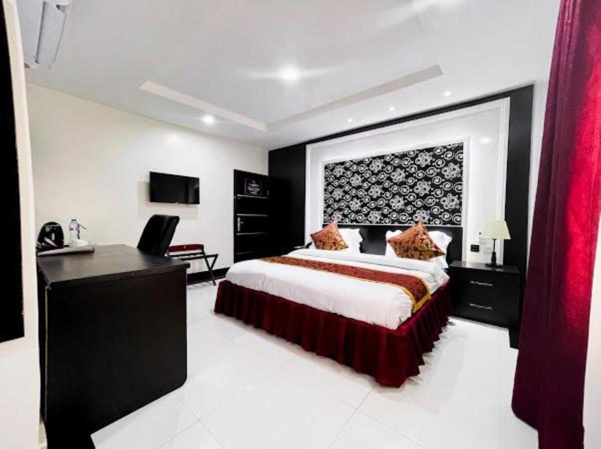 Pasadena Suites Lekki Esterno foto